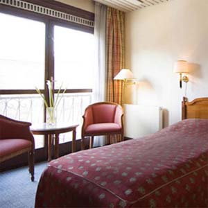 Standard single with private facilities (shower)